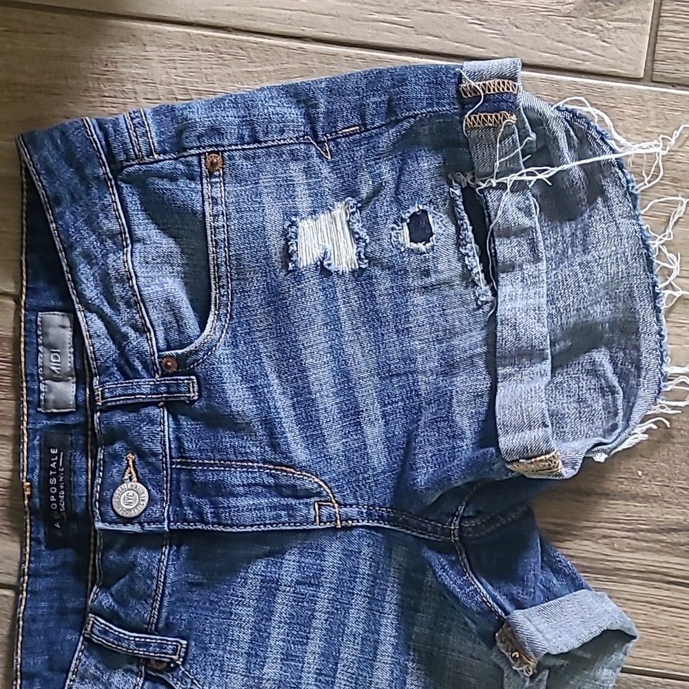 Distressed Frayed and Worn - Picture 3 of 7